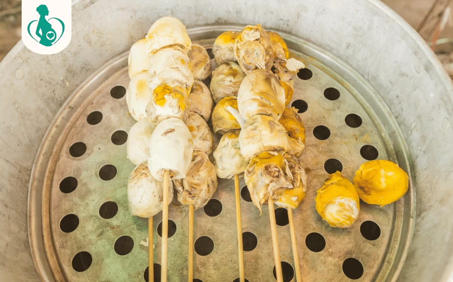 Bầu ăn trứng gà lộn được không