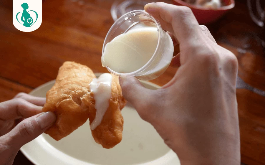 Bà bầu ăn bánh mì chấm sữa được không