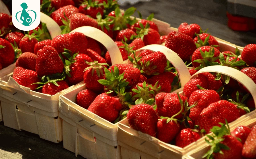 Bầu 3 tháng đầu ăn dâu tây được không